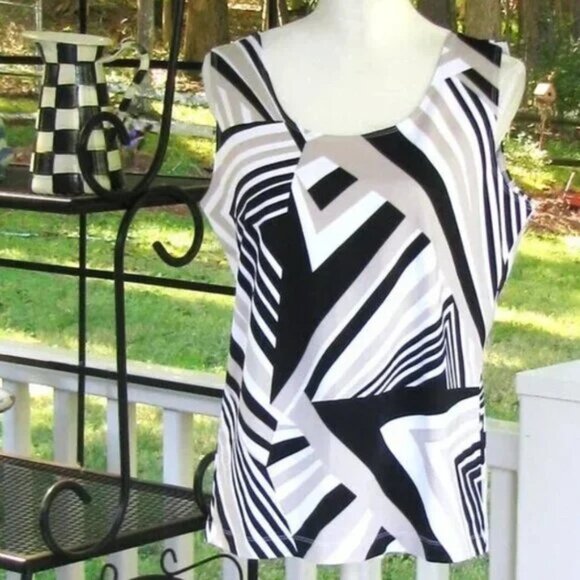 NWT Chico's Modern Geo Timeless Tank 2 Sleeveless Top Shirt Large nylon stretch - Picture 2 of 4